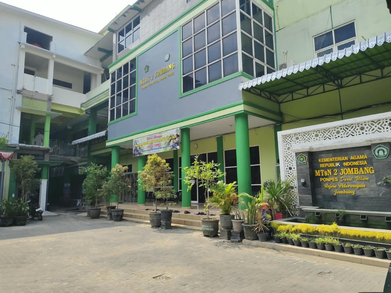 Siswi MTsN Kota Madiun
