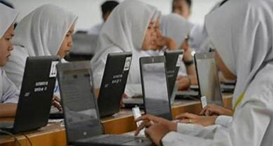 Siswi MTsN Kota Madiun